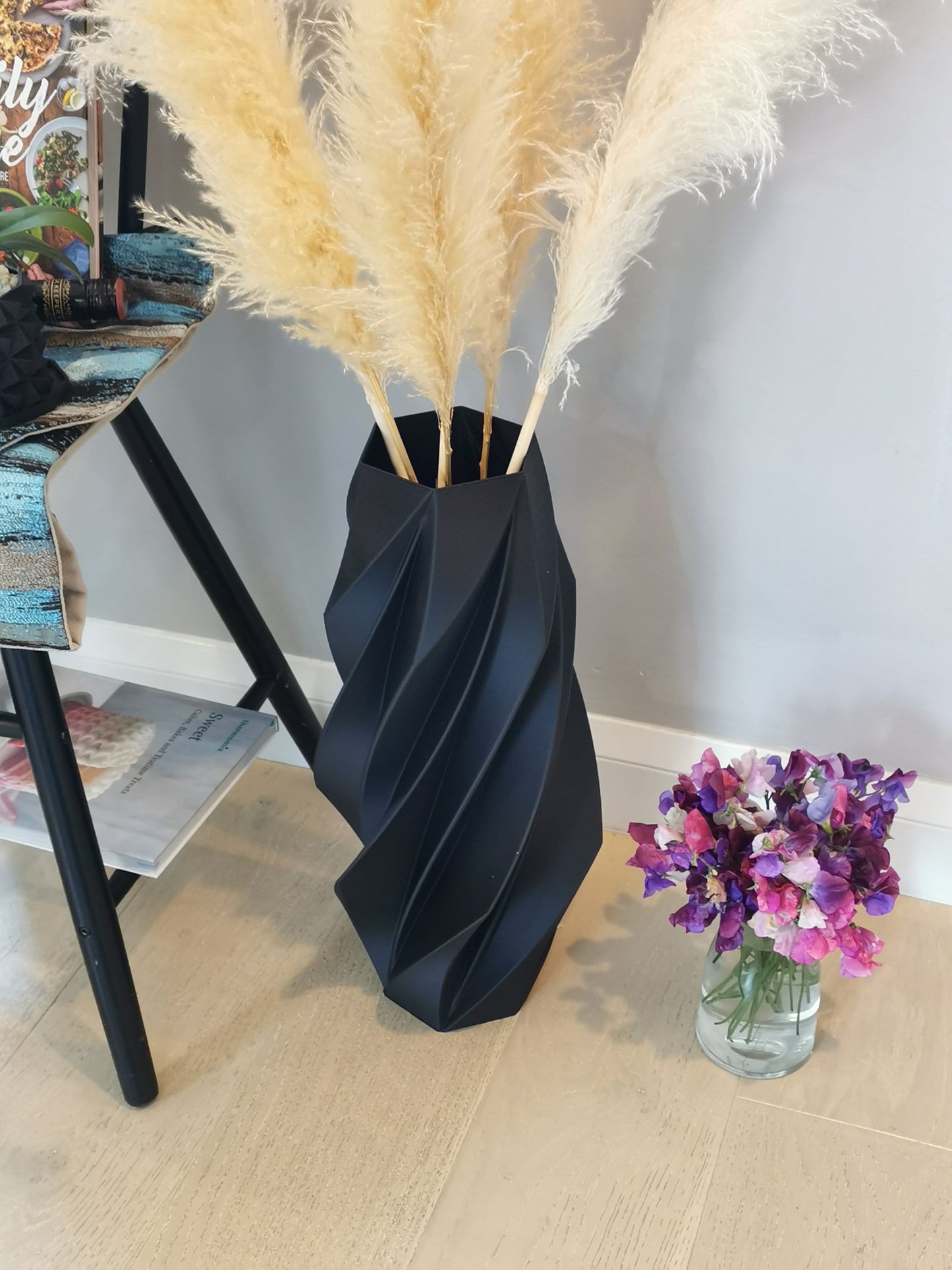Eso-34 Vase, Schwarz
